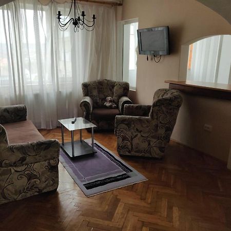 Pelican Proxy Apartment Oradea Eksteriør billede