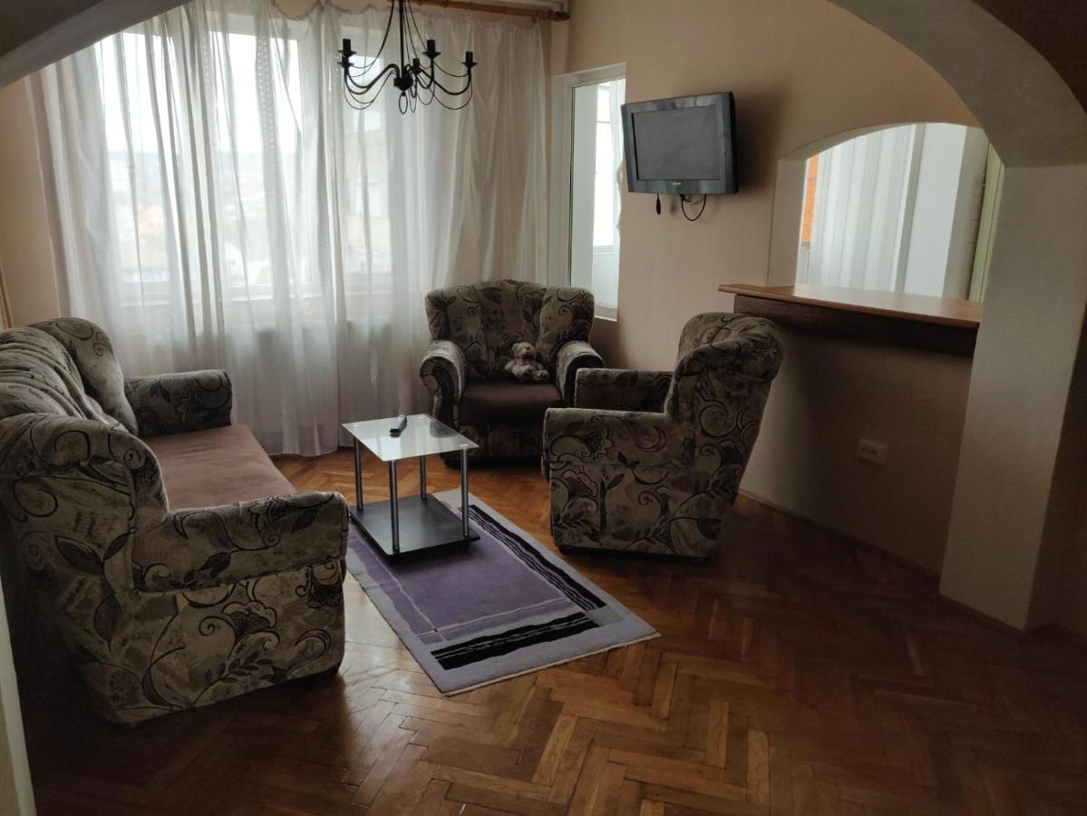 Pelican Proxy Apartment Oradea Eksteriør billede