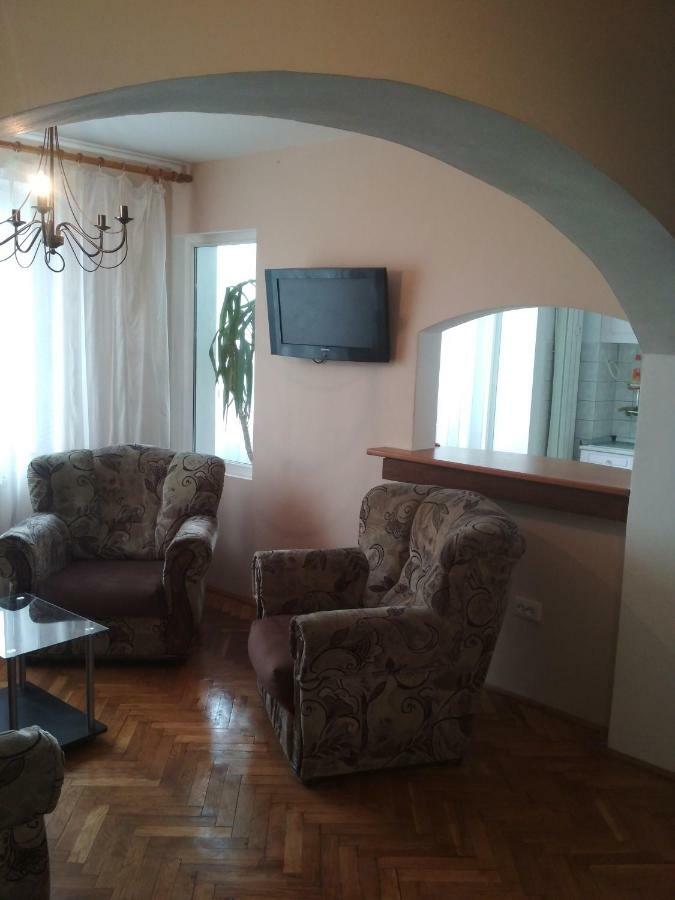 Pelican Proxy Apartment Oradea Eksteriør billede